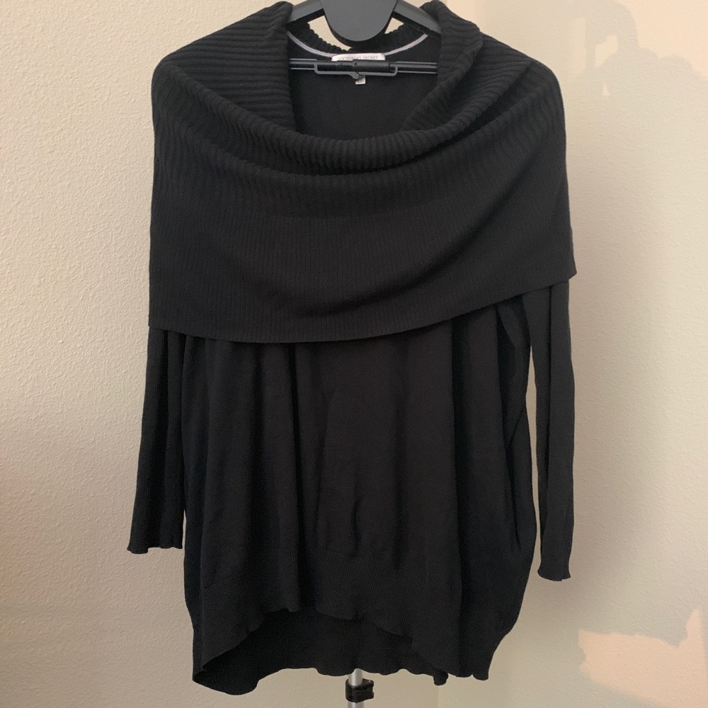 Women’s long sleeve shirt